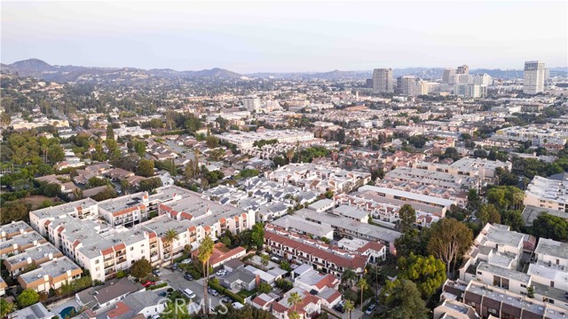 Detail Gallery Image 3 of 48 For 1401 Valley View Rd #215,  Glendale,  CA 91202 - 2 Beds | 2 Baths