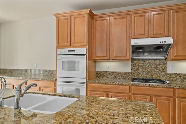 Detail Gallery Image 19 of 63 For 13761 Dellbrook St, Corona,  CA 92880 - 6 Beds | 4 Baths