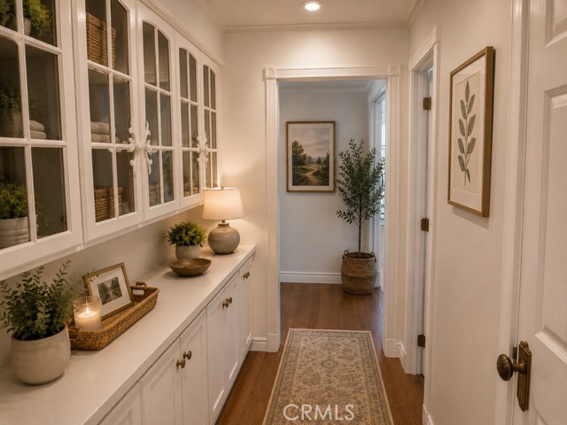 https://media.crmls.org/medias/619dddfd-17a1-4428-9670-20da4234a581.jpg?preset=X-Large