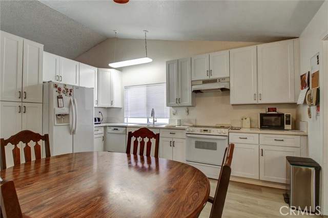 Detail Gallery Image 3 of 22 For 4161 Stonewall, Riverside,  CA 92505 - 3 Beds | 2 Baths