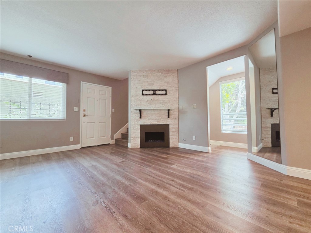 1154 N Sycamore #7