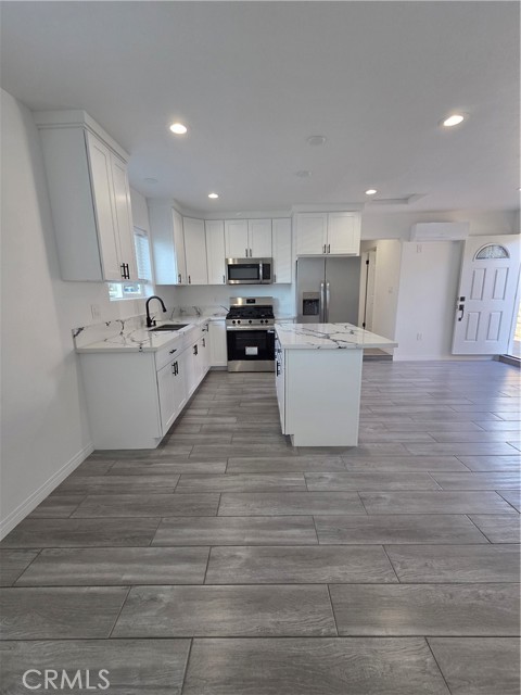 16328 Parthenia, North Hills CA: https://media.crmls.org/medias/619eb382-db78-4340-a273-e30db8da5e6f.jpg