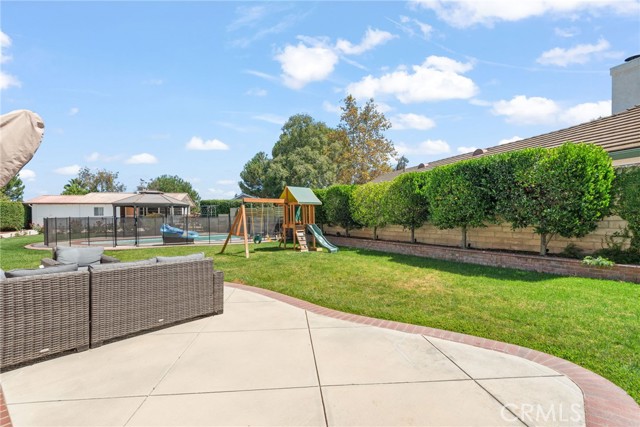 320 Forelock Court, Simi Valley CA: https://media.crmls.org/medias/619f2ab9-8f29-4bf7-845b-48e7f1830047.jpg