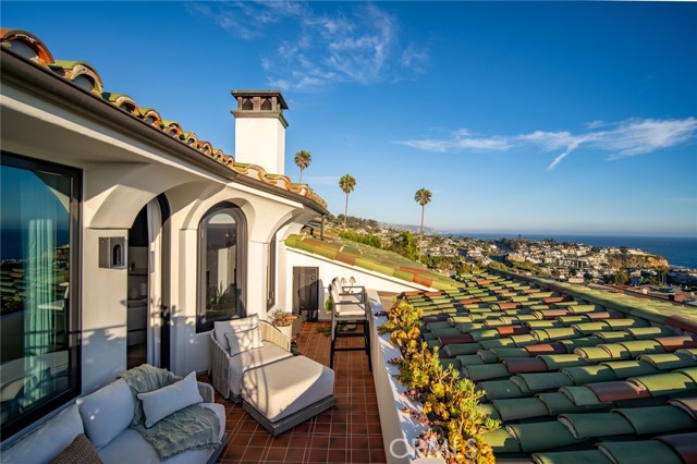 922 EMERALD BAY, Laguna Beach CA: https://media.crmls.org/medias/619f5ce3-033c-47b3-a80b-2b2d3f2453ed.jpg