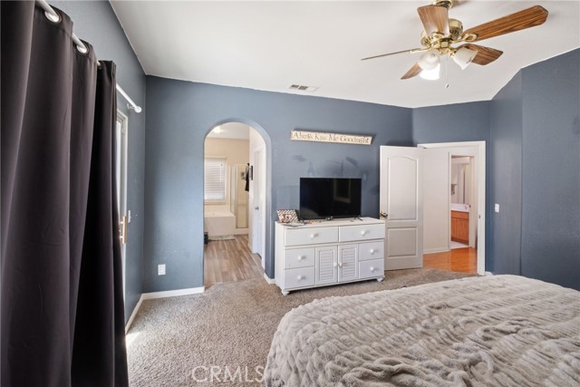 Detail Gallery Image 14 of 25 For 13166 Four Hills Way, Victorville,  CA 92392 - 4 Beds | 2/1 Baths