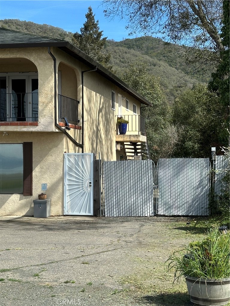 https://media.crmls.org/medias/619fbaf5-fc8f-4238-9bac-04e5e8e6a005.jpg?preset=X-Large