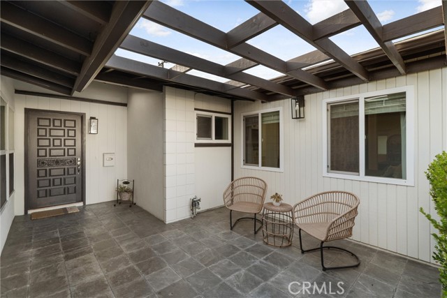 Detail Gallery Image 4 of 28 For 2901 Royal Palm Dr, Costa Mesa,  CA 92626 - 4 Beds | 2 Baths