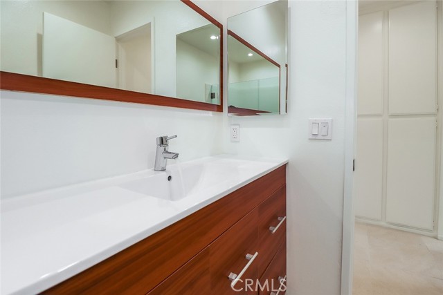 Detail Gallery Image 17 of 31 For 21500 Califa St #135,  Woodland Hills,  CA 91367 - 2 Beds | 2 Baths