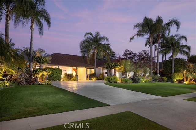 14192 Livingston Street, Tustin CA: https://media.crmls.org/medias/61a18bf7-9b76-4c93-86ef-108436bb0539.jpg