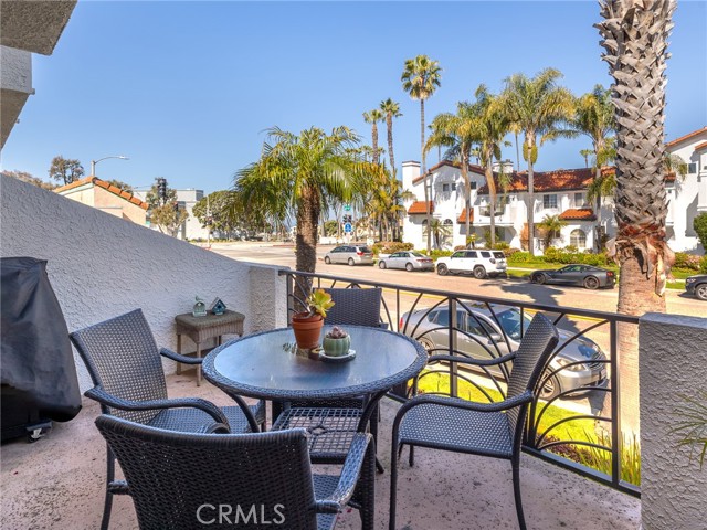 312 Diamond Street, Redondo Beach, California 90277, 2 Bedrooms Bedrooms, ,2 BathroomsBathrooms,Residential,Sold,Diamond,SB24078117