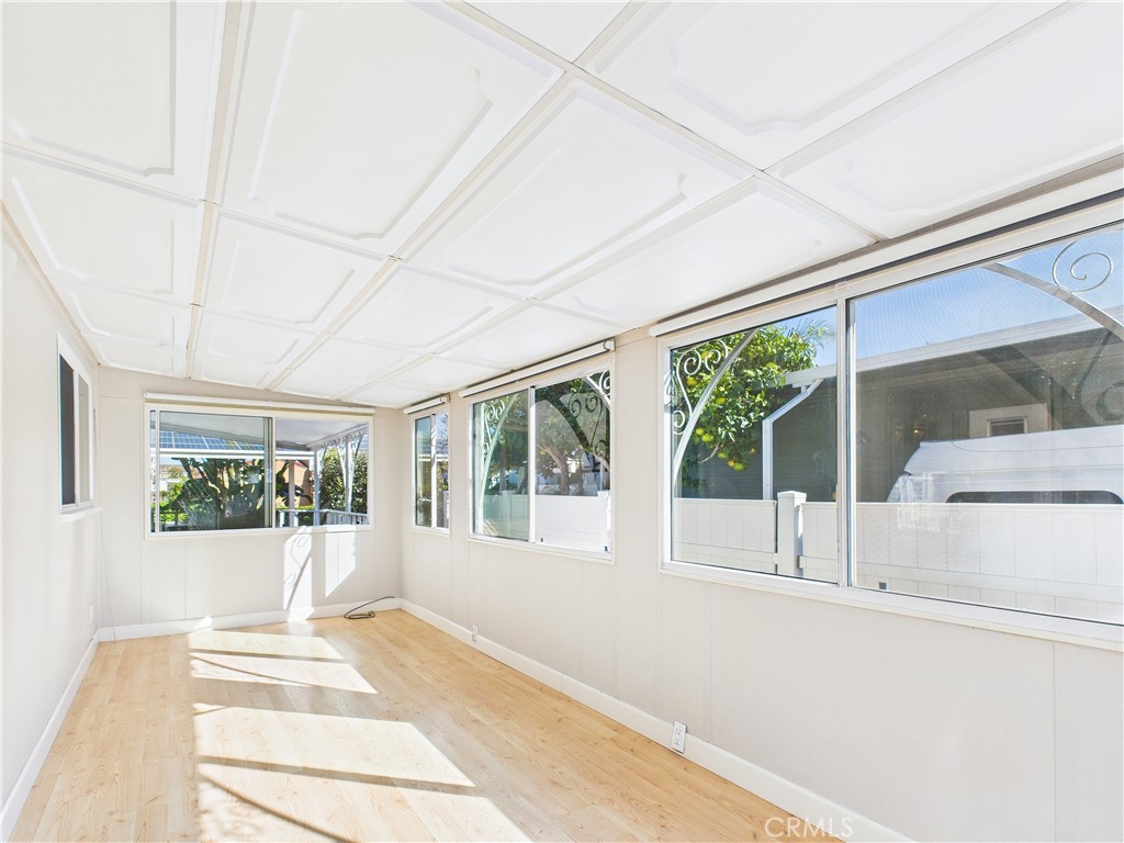 MLS #OC25245628 image #24