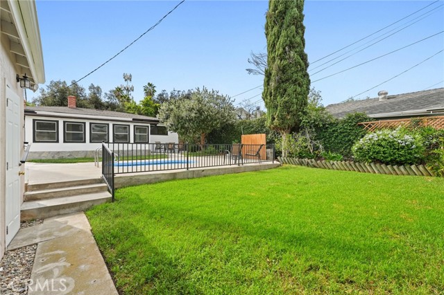 Detail Gallery Image 35 of 37 For 6556 Corbin Ave, Reseda,  CA 91335 - 4 Beds | 2 Baths