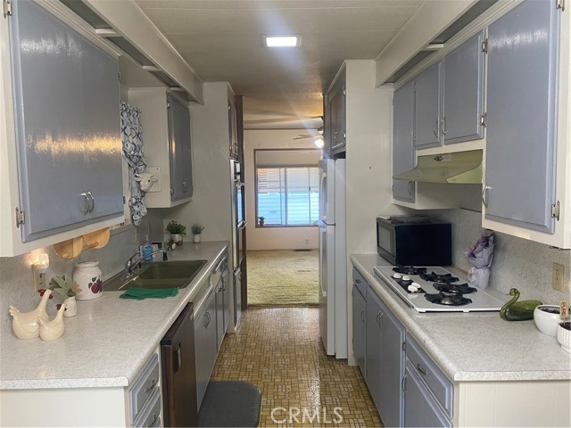 Detail Gallery Image 4 of 20 For 14 Palm via, Anaheim,  CA 92801 - 2 Beds | 2 Baths