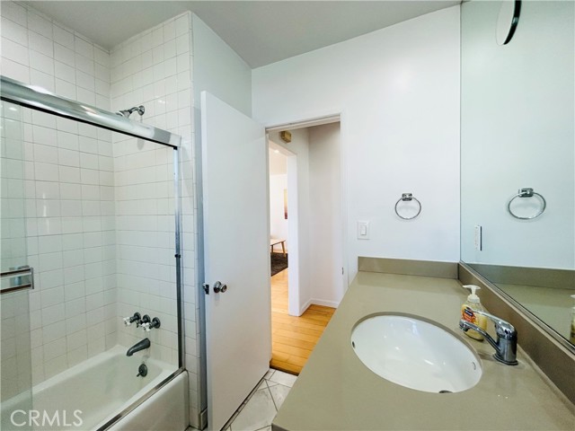 Detail Gallery Image 13 of 18 For 1114 6th St #11,  Santa Monica,  CA 90403 - 2 Beds | 2 Baths