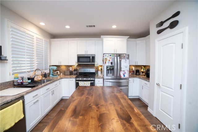 11776 Wickford Place, Yucaipa CA: https://media.crmls.org/medias/61a45078-de53-4859-9be8-310ce39d50ef.jpg