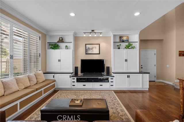 27711 Adonis Lane, Canyon Country CA: https://media.crmls.org/medias/61a4f38e-dece-43aa-93a9-7b4deb8624e3.jpg