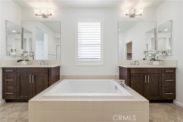 Detail Gallery Image 16 of 33 For 20650 Huntley, Saugus,  CA 91350 - 4 Beds | 3 Baths