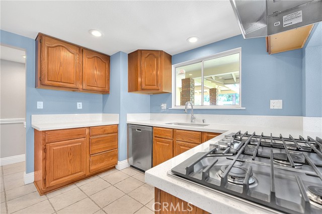 Detail Gallery Image 5 of 24 For 14971 Rolling Ridge Dr, Chino Hills,  CA 91709 - 4 Beds | 2 Baths