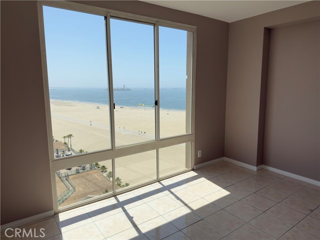 850 E Ocean Boulevard, Long Beach CA: https://media.crmls.org/medias/61a74eae-1b28-482b-9348-d777745c1a60.jpg