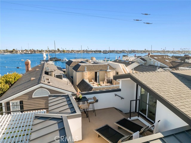 Detail Gallery Image 24 of 27 For 109 Onyx Ave, Newport Beach,  CA 92662 - 3 Beds | 4/1 Baths