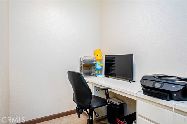 15138 Holiday Drive, Fontana CA: https://media.crmls.org/medias/61a92e85-96c0-4625-8b8c-c741b1d1b4f3.jpg