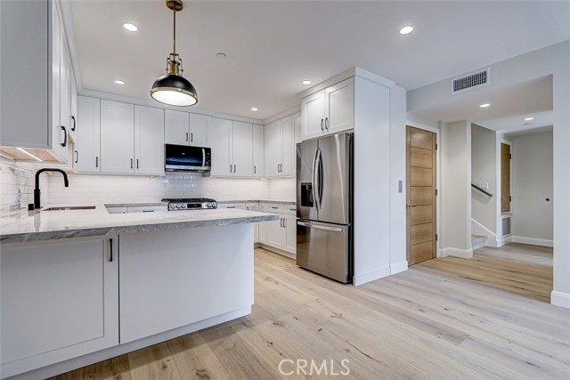 641 S Gertruda Avenue, Redondo Beach CA: https://media.crmls.org/medias/61a9c8a9-5bb4-4139-8dc2-84ea86810651.jpg