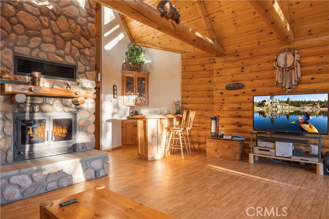 Detail Gallery Image 7 of 42 For 826 Boulder, Big Bear Lake,  CA 92315 - 3 Beds | 2/1 Baths