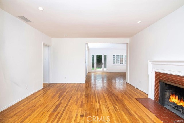 Image 2 of 31 For 3628 Lomina Avenue