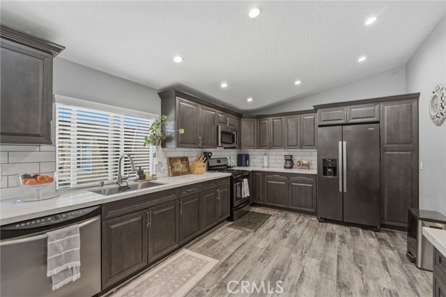 Detail Gallery Image 16 of 40 For 32015 Quartz, Castaic,  CA 91384 - 3 Beds | 2 Baths