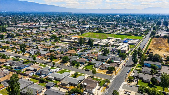 917 N Fuchsia Avenue, Ontario CA: https://media.crmls.org/medias/61ac4e1c-1d2b-4e68-bf75-67dd63889340.jpg