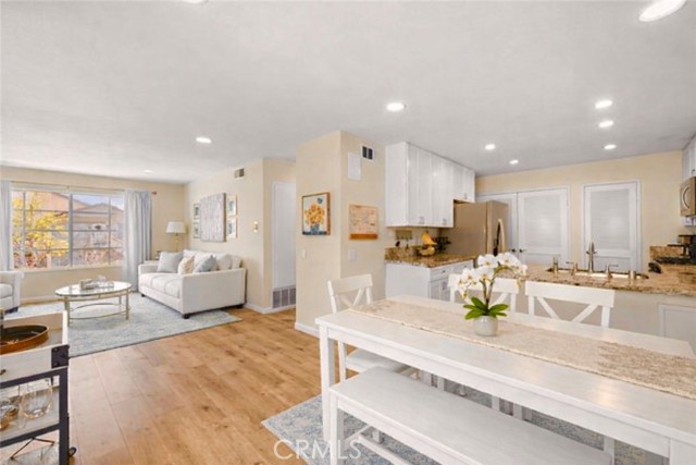 Detail Gallery Image 2 of 24 For 22 Exeter, Irvine,  CA 92612 - 1 Beds | 1 Baths