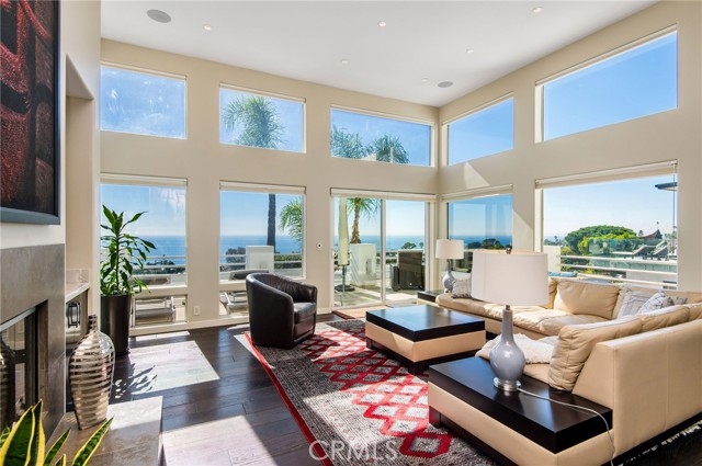 Detail Gallery Image 3 of 40 For 818 Hillcrest Dr, Laguna Beach,  CA 92651 - 4 Beds | 3/1 Baths