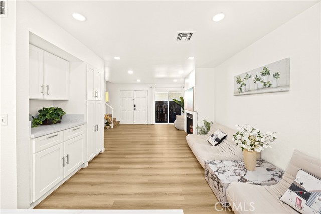 828 N Garfield Avenue, Alhambra CA: https://media.crmls.org/medias/61aed222-5f11-487b-a94d-a54758ff2d4c.jpg