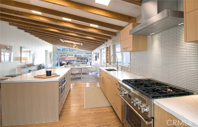 Detail Gallery Image 8 of 23 For 308 Poppy Ave, Corona Del Mar,  CA 92625 - 4 Beds | 3 Baths