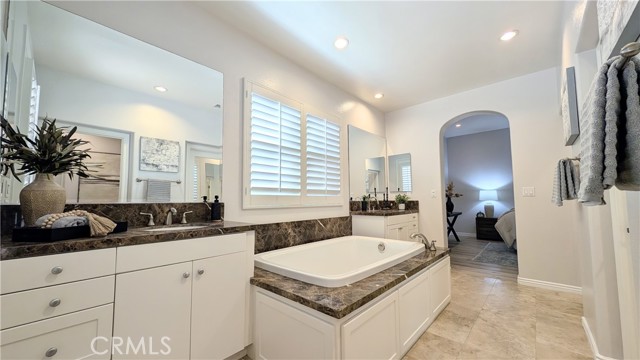 Detail Gallery Image 8 of 21 For 22 Ridge Valley, Irvine,  CA 92618 - 3 Beds | 3/1 Baths