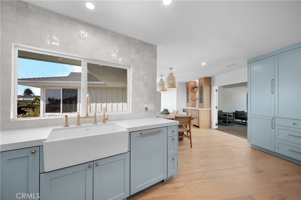 61b0489b 5055 4619 9a63 45a859035d33