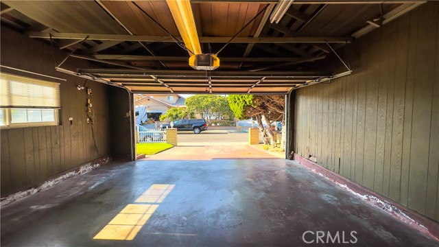 1702 E Bach Street, Carson CA: https://media.crmls.org/medias/61b0936d-c6f6-4093-b81f-80af0d887901.jpg