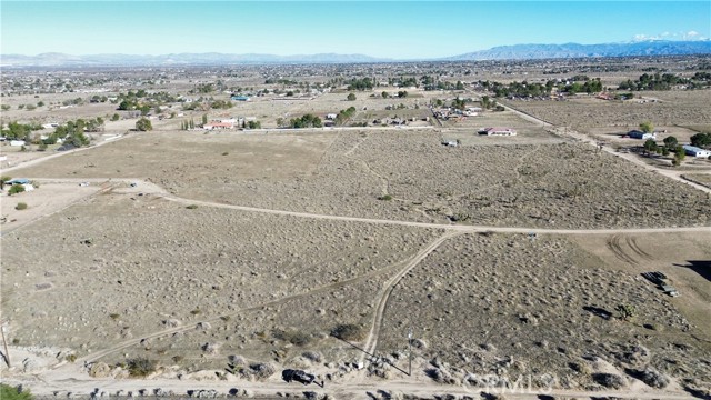 Detail Gallery Image 7 of 12 For 111 Riggins, Phelan,  CA 92371 - – Beds | – Baths