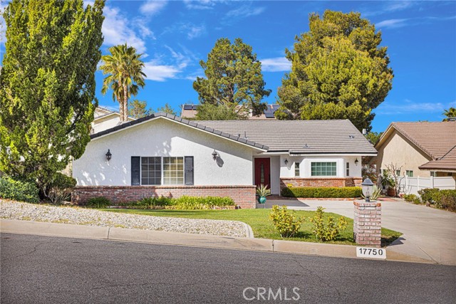 Detail Gallery Image 2 of 58 For 17750 Granada Dr, Victorville,  CA 92395 - 3 Beds | 2 Baths