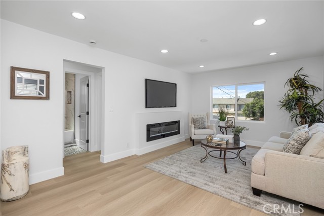 201 S Melrose Street, Placentia CA: https://media.crmls.org/medias/61b210e9-ae60-4086-b76c-6b2863ce9f35.jpg