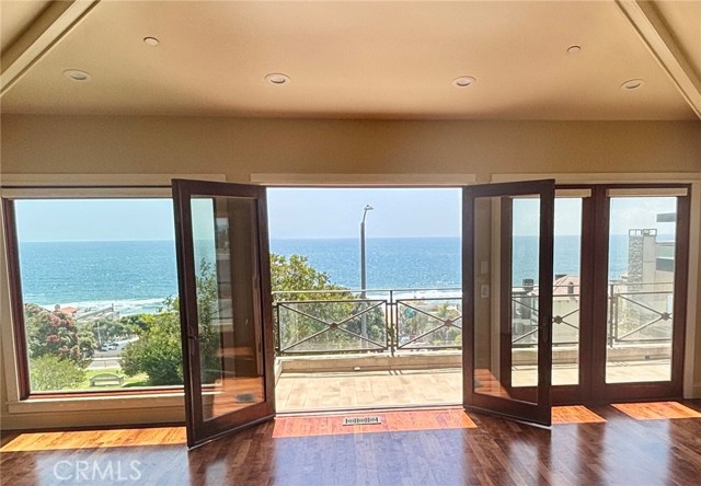 304 27th Street, Manhattan Beach CA: https://media.crmls.org/medias/61b25de5-aafb-4b9d-a45b-6182559b024b.jpg