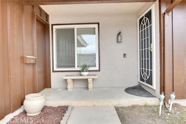Detail Gallery Image 4 of 30 For 265 W Campus View Dr, Riverside,  CA 92507 - 4 Beds | 2 Baths