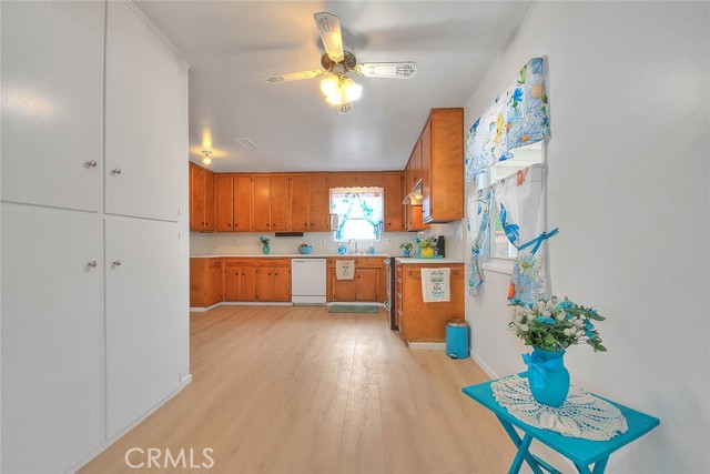 1766 W Catalpa Avenue, Anaheim CA: https://media.crmls.org/medias/61b31c3c-c047-4954-87c4-ba3df9c2dd6a.jpg