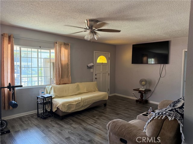 230 E 21st Street, San Bernardino CA: https://media.crmls.org/medias/61b3ccb7-e9ab-40ca-8c8f-6303798b6445.jpg