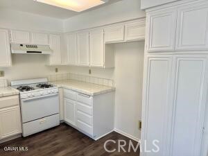 Detail Gallery Image 11 of 28 For 37733 Harvey St, Palmdale,  CA 93550 - 3 Beds | 3 Baths