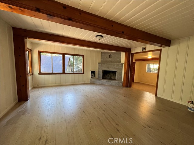 Detail Gallery Image 8 of 22 For 782 N Village, Crestline,  CA 92325 - 3 Beds | 1/1 Baths