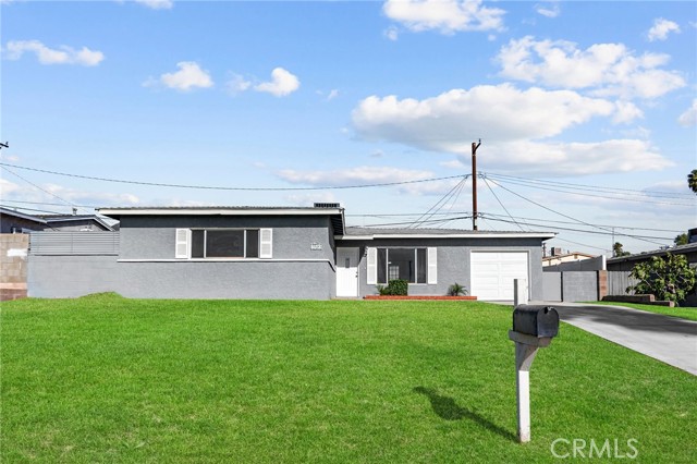 Detail Gallery Image 1 of 6 For 5549 Elm Ave, San Bernardino,  CA 92404 - 4 Beds | 2 Baths