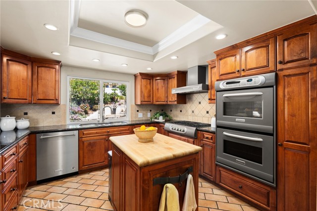 2525 Jonquil Drive, Upland CA: https://media.crmls.org/medias/61b57eaa-ebb5-45c5-878f-308a30c730e4.jpg