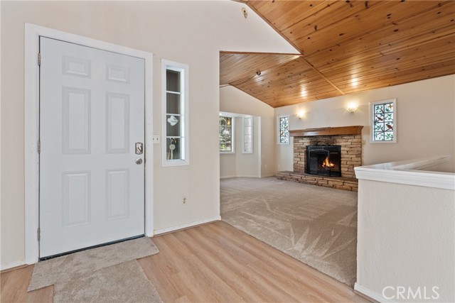 Detail Gallery Image 4 of 18 For 23561 Short Way, Crestline,  CA 92325 - 3 Beds | 1/1 Baths