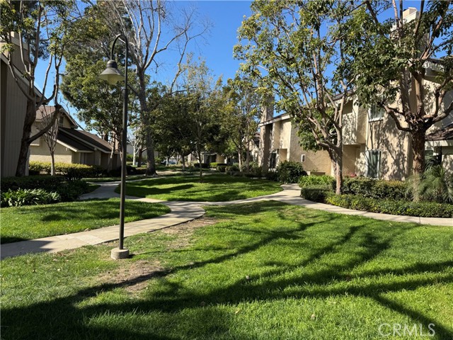 18 Snapdragon, Irvine CA: https://media.crmls.org/medias/61b81ac3-c25f-440e-90dd-700cf6306518.jpg